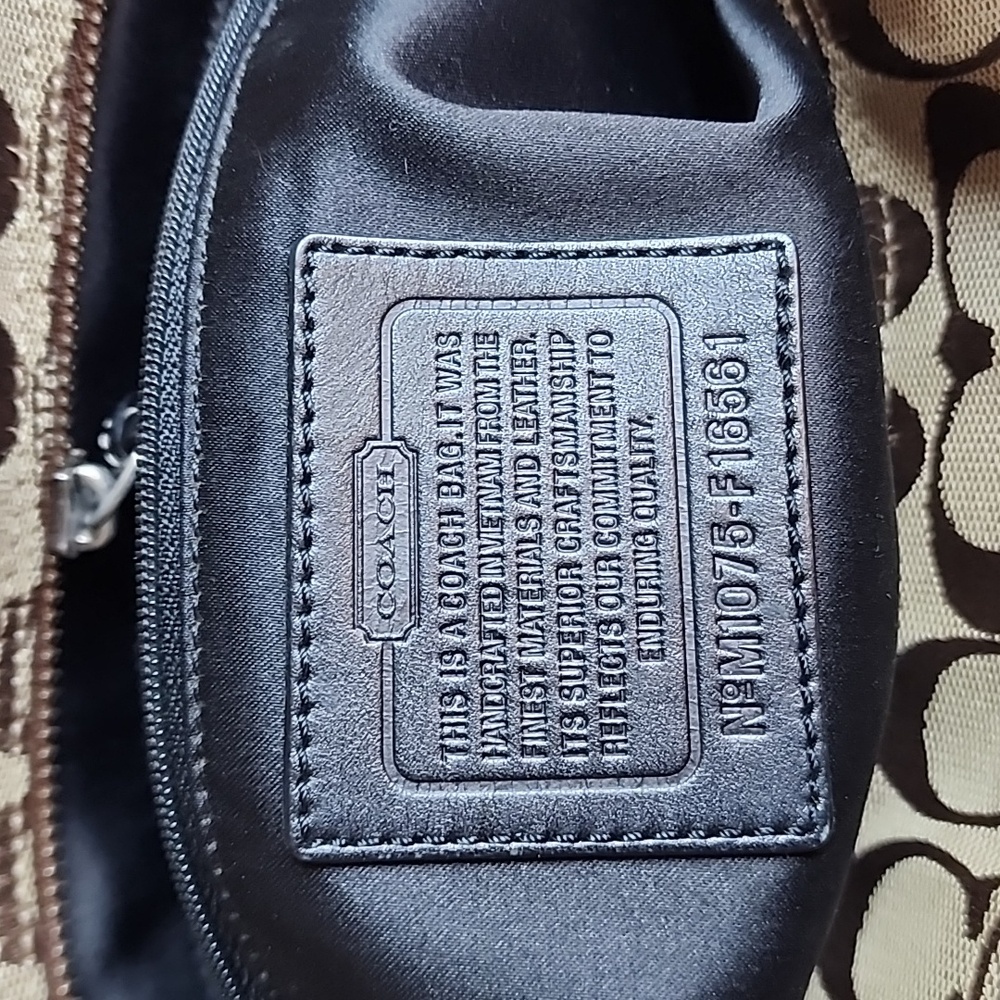 Authentic Vintage Coach bag From 2011 - Picture 9 of 15